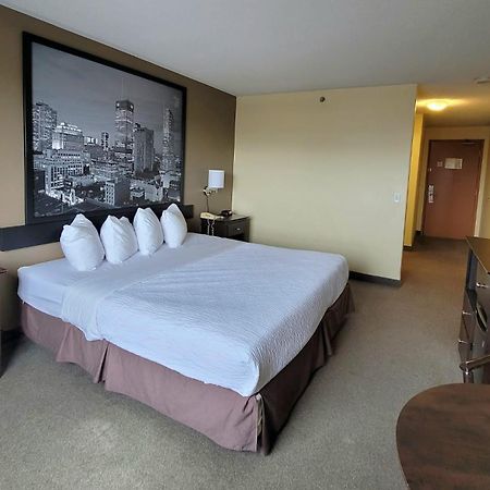 Super 8 By Wyndham Barrie South Hotell Exteriör bild