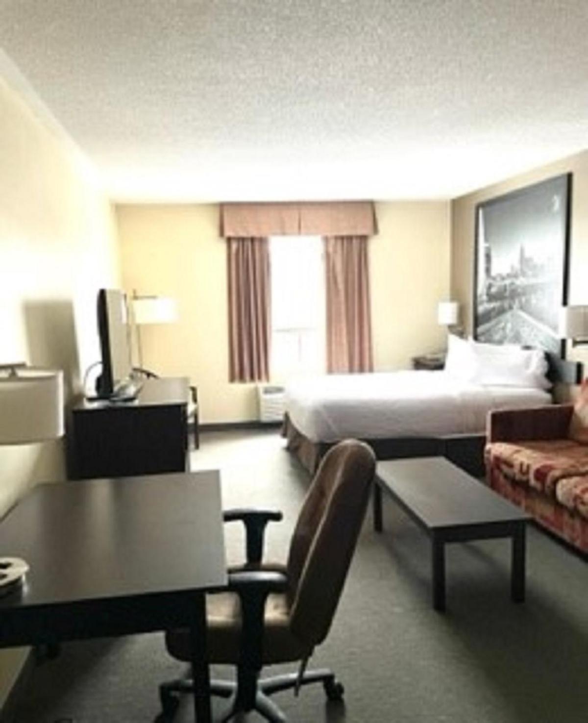 Super 8 By Wyndham Barrie South Hotell Exteriör bild