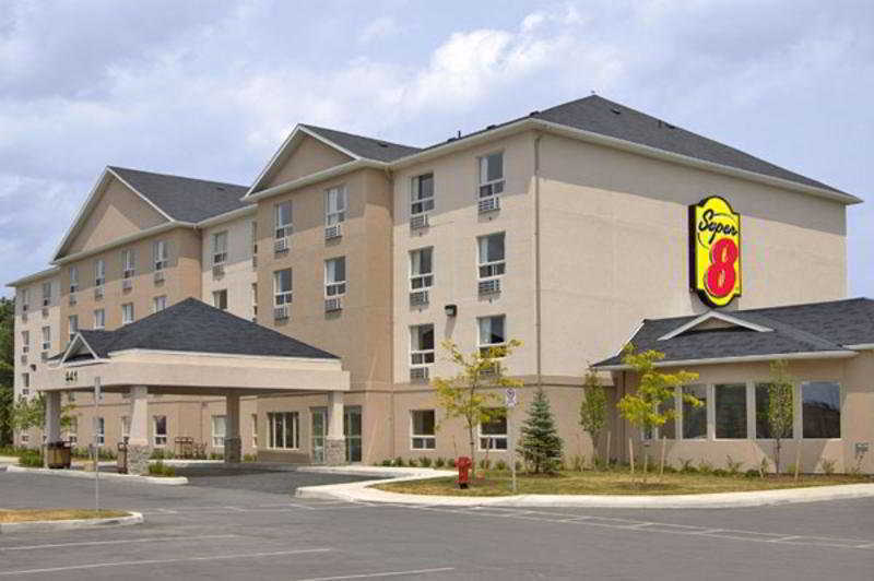 Super 8 By Wyndham Barrie South Hotell Exteriör bild