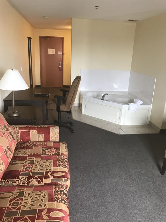 Super 8 By Wyndham Barrie South Hotell Exteriör bild