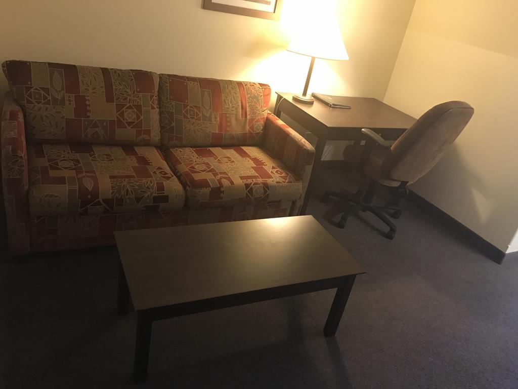 Super 8 By Wyndham Barrie South Hotell Exteriör bild